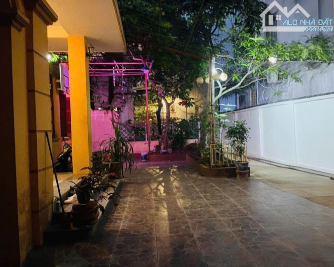 Kim cương thô mặt phố Đội Cấn, Ba Đình, cơ hội sở hữu tòa văn phòng view Triệu đô, 80 tỷ