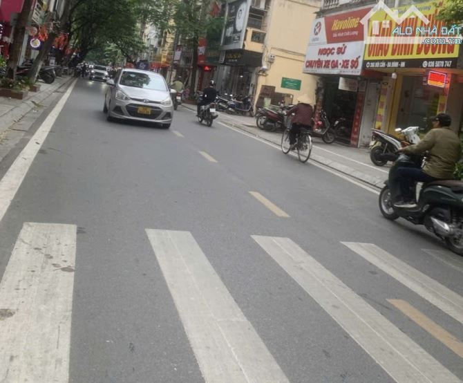 Bán Nhà Mặt Phố Đội Cấn, Lê Hồng Phong Ba Đình Kinh Doanh DT 120M C4 MT 6M Giá 79.9Tỷ