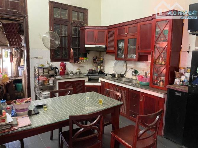 Lô góc Chùa Bộc, cạnh HV Ngân Hàng, sát phố, ô tô tránh 2 mặt, dân trí, dân xây 70m2