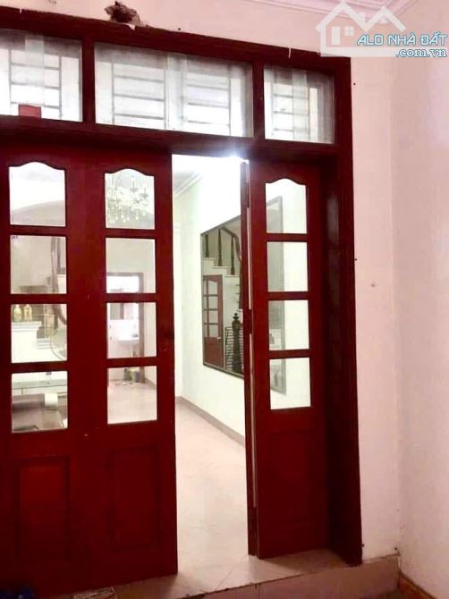 Bán nhà Lê Thanh Nghị 39m2, 4T, 7 phòng ngủ, nhà dân xây, sổ riêng, gần phố. Giá 7.5 tỷ TL