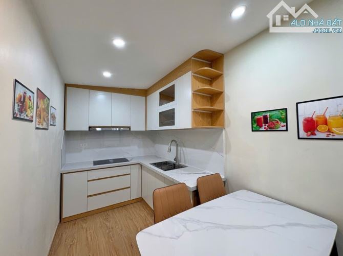 BÁN TẬP THỂ CỰC VIP NHÀ A ,TẦNG 3. NGÕ 121 CHÙA LÁNG, ĐỐNG ĐA. 110M2 – 3PN . 4,48 TỶ