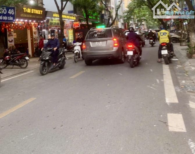 Bán Nhà Mặt Phố Đội Cấn, Lê Hồng Phong Ba Đình Kinh Doanh DT 120M C4 MT 6M Giá 79.9Tỷ