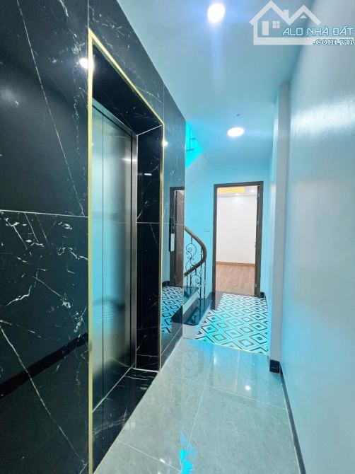 Bùi xương Trạch nhà đẹp như khách sạn 5 sao thang máy 41m*5T giá 11.5 tỷ