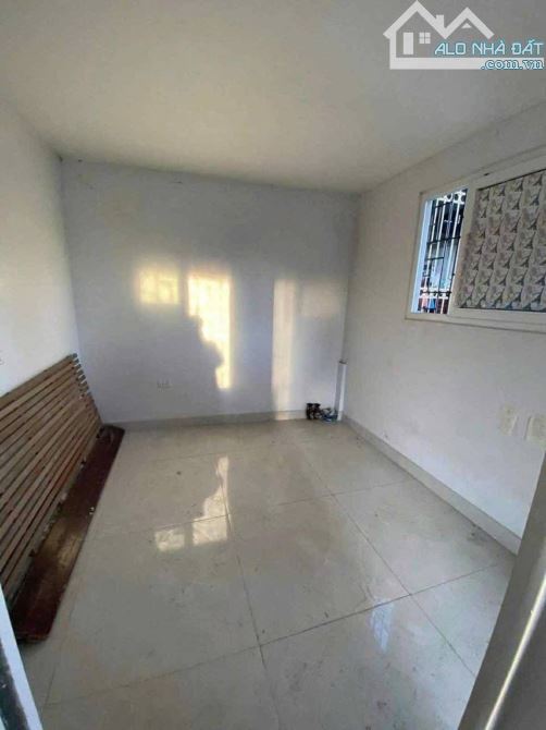 Bán nhà Bạch Mai 34m2, 4 tầng, 7 phòng ngủ, nhà dân xây chắc chắn. Giá 7.2 tỷ sổ đỏ đẹp