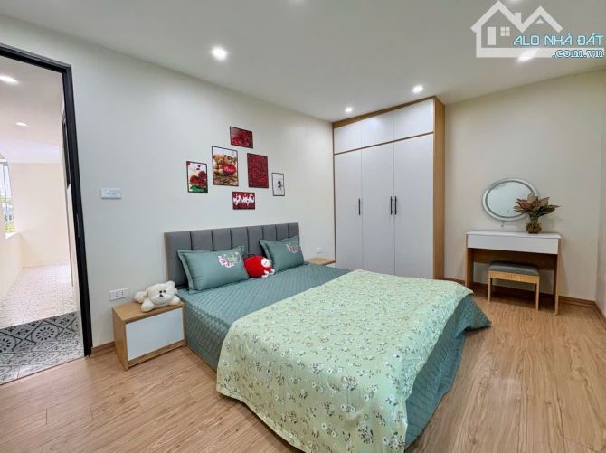 BÁN TẬP THỂ CỰC VIP NHÀ A ,TẦNG 3. NGÕ 121 CHÙA LÁNG, ĐỐNG ĐA. 110M2 – 3PN . 4,48 TỶ