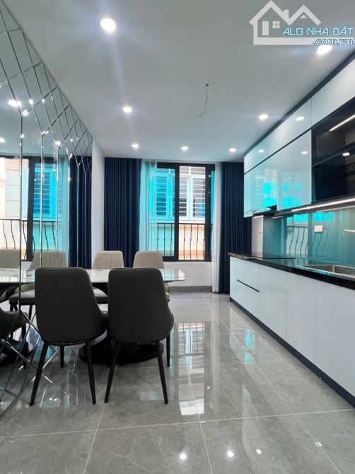 Bùi xương Trạch nhà đẹp như khách sạn 5 sao thang máy 41m*5T giá 11.5 tỷ