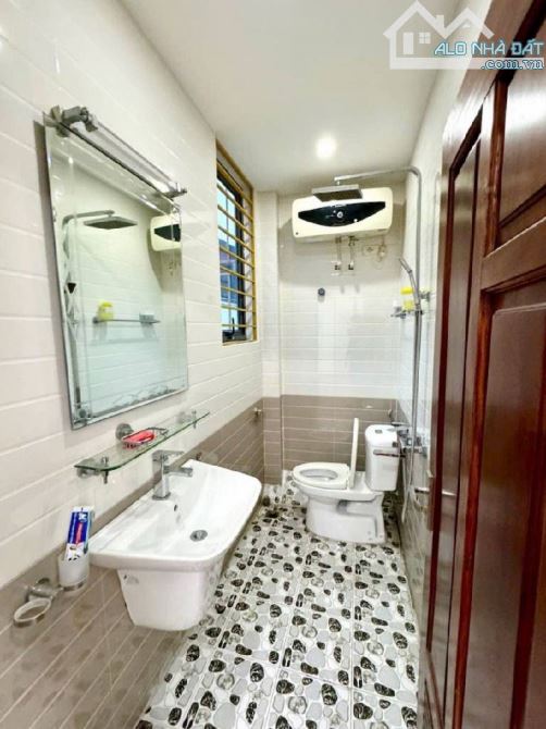 LÔ GÓC - 5 TẦNG - Ô TÔ TRÁNH - NGÕ THÔNG - KINH DOANH