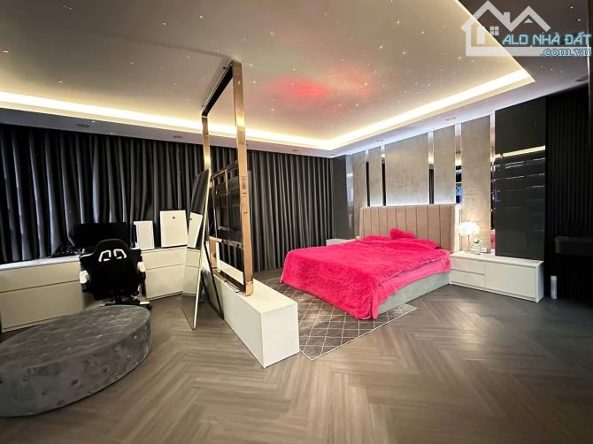 Nhà Đẹp Ở Ngay- Tặng Nội Thất- 55m2, 6 Tầng, Thang Máy, MT 6.7m- Gara Ô Tô- Hoàng Văn Thái