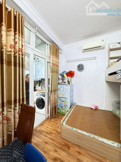 NHÀ TRƯƠNG ĐỊNH HAI BÀ TRƯNG 39m 4 TẦNG MẶT TIỀN 4.2m 8TỶ8