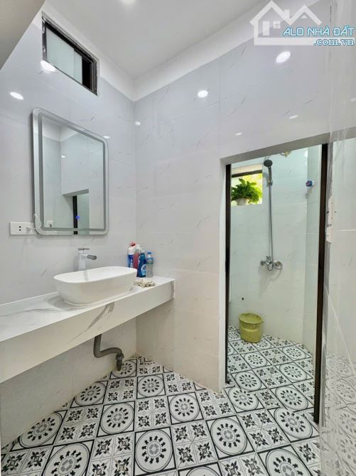 BÁN TẬP THỂ CỰC VIP NHÀ A ,TẦNG 3. NGÕ 121 CHÙA LÁNG, ĐỐNG ĐA. 110M2 – 3PN . 4,48 TỶ