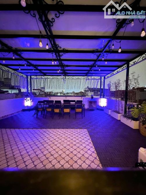 Nhà Đẹp Ở Ngay- Tặng Nội Thất- 55m2, 6 Tầng, Thang Máy, MT 6.7m- Gara Ô Tô- Hoàng Văn Thái