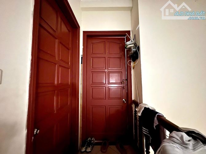 Bán nhà Lê Thanh Nghị 39m2, 4T, 7 phòng ngủ, nhà dân xây, sổ riêng, gần phố. Giá 7.5 tỷ TL