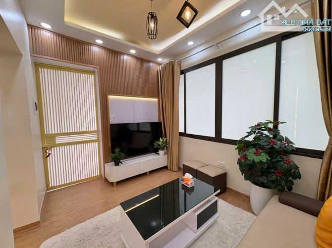 BÁN TẬP THỂ CỰC VIP NHÀ A ,TẦNG 3. NGÕ 121 CHÙA LÁNG, ĐỐNG ĐA. 110M2 – 3PN . 4,48 TỶ