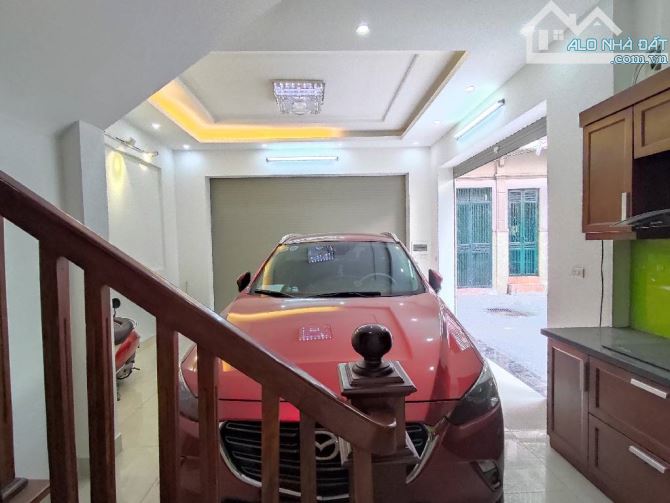 LÔ GÓC - 5 TẦNG - Ô TÔ TRÁNH - NGÕ THÔNG - KINH DOANH