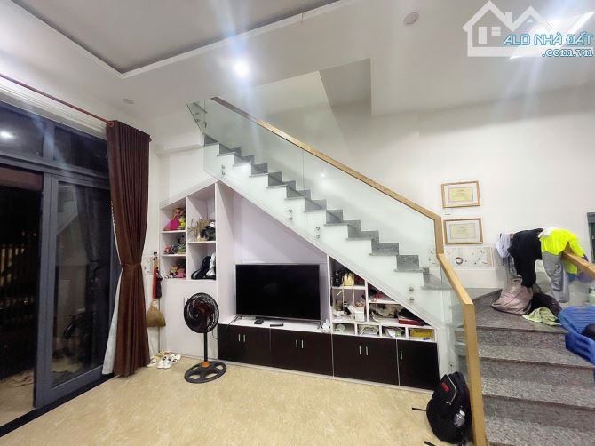 Nhà 2 tầng lô góc An Thượng, gần ĐH Kinh Tế, gần biển, chỉ nhỉnh 9 tỷ