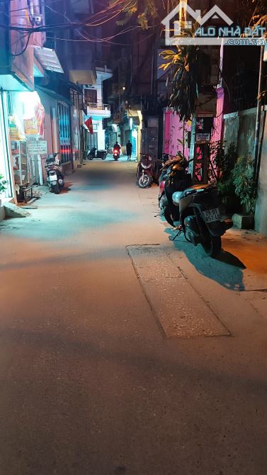 MẶT TIỀN KINH DOANH SẦM UẤT – KHU VỰC NGÕ QUỲNH –OTO THÔNG – CHỦ CẦN BÁN GẤP