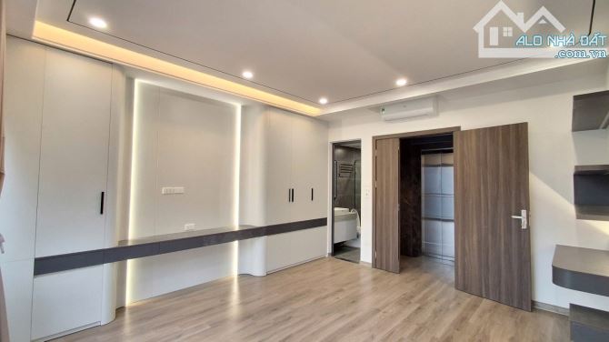 Bán nhà Lê Trọng Tấn - thang máy - mới đẹp, 34m2 x 6 tầng, chỉ 9.8 tỷ.