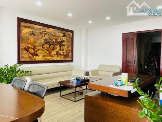 6T thang máy mặt phố Phạm Ngọc Thạch, vỉa hè, KD, ko QH, sổ đẹp, DT 1 tỷ/năm, 86m2