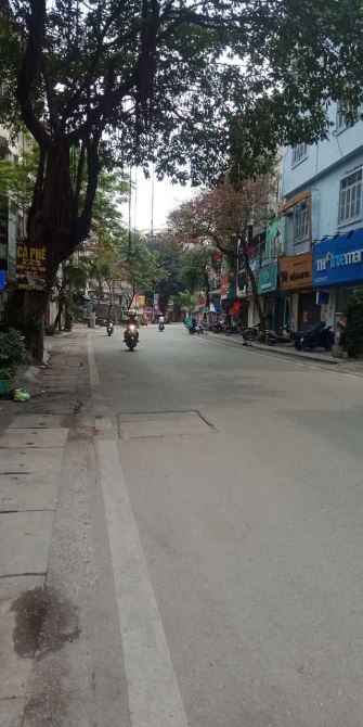 Bán nhà 2 tầng vị trí kim cương Đại La - Phố Vọng đt 470m2, mt 15m chỉ nhỉnh 180 tỷ