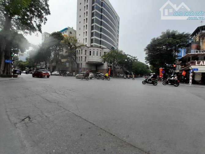 Cần Bán nhà mặt Phố Bà Triệu 403m2, mặt tiền 11.5m, Giá 360 tỷ, Đoạn Tràng Thi - Hàng Khay - 2