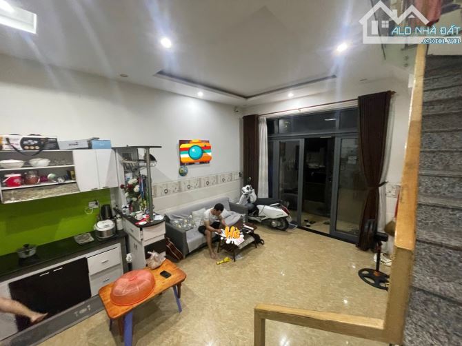 Nhà 2 tầng lô góc An Thượng, gần ĐH Kinh Tế, gần biển, chỉ nhỉnh 9 tỷ - 2