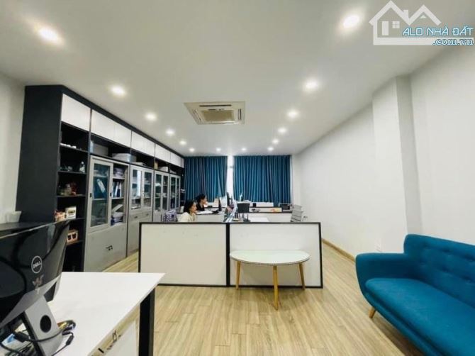 6T thang máy mặt phố Phạm Ngọc Thạch, vỉa hè, KD, ko QH, sổ đẹp, DT 1 tỷ/năm, 86m2