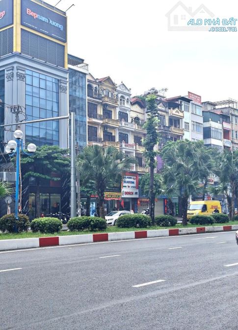 BÁN NHÀ MẶT PHỐ HOÀNG QUỐC VIỆT 54m2 × 5T. VỈA HÈ SIÊU RỘNG - KINH DOANH ĐỈNH CAO