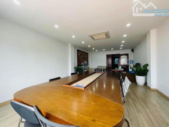 6T thang máy mặt phố Phạm Ngọc Thạch, vỉa hè, KD, ko QH, sổ đẹp, DT 1 tỷ/năm, 86m2