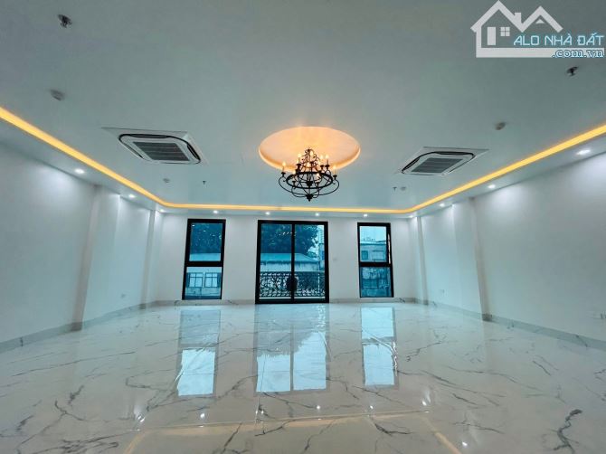 BUILDING 10 TẦNG THANG MÁY ĐỘI CẤN 95m2 - MT 8m - 60 TỶ - 2 Ô TÔ TRÁNH - KINH DOANH ĐỈNH