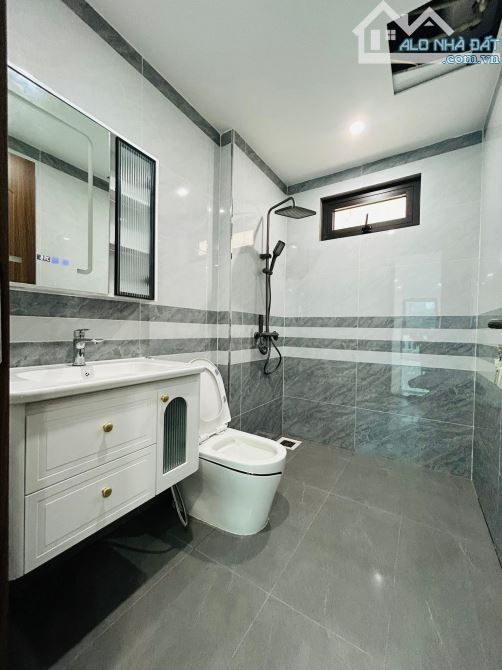 BUILDING 10 TẦNG THANG MÁY ĐỘI CẤN 95m2 - MT 8m - 60 TỶ - 2 Ô TÔ TRÁNH - KINH DOANH ĐỈNH