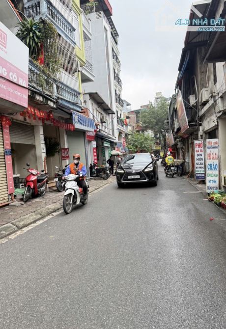 12.X TỶ - TRẦN DUY HƯNG, CẦU GIẤY - 52M2 - CÁCH Ô TÔ 30M - NGÕ THÔNG - SỔ NỞ HẬU.