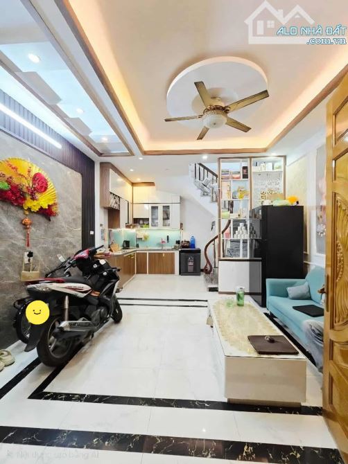 🔆 Tổ Ấm 5 Tầng Phố Lụa – Nội Thất Đẹp, Ánh Sáng Tràn Ngập – Vài Bước Ra Khu Ẩm Thực & Chợ