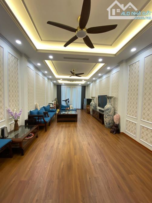 TẶNG 1 TỶ NỘI THẤT! Phân lô ô tô Nguyễn Chí Thanh, 6T thang máy, 2 thoáng, sổ A4 - 55m2