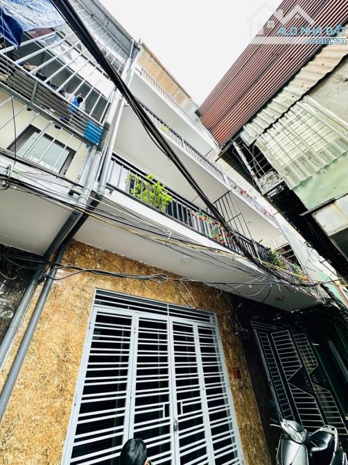 BÁN NHÀ ÂU CƠ - 37M2 - 4 TẤNG - XÂY MỚI - Ô TÔ ĐỖ - GIÁ CHỈ HƠN 3 TỶ