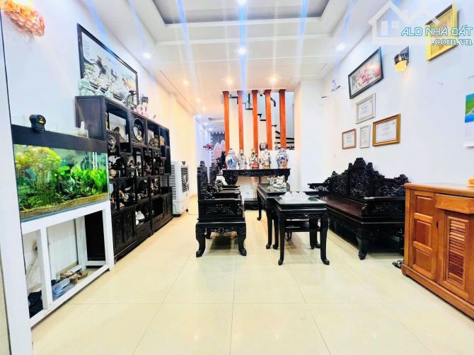 Bán nhà PHÚ XÁ, Phú Thượng. Khu phân lô, oto tránh dừng đỗ, vỉa hè 2m. An sinh đỉnh.