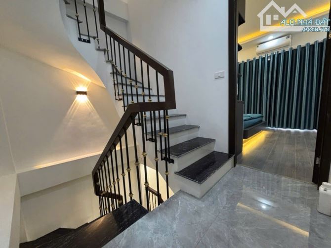 Bán nhà, Minh khai, lô góc, 4 tầng,kinh doanh,10m ra phố , giá 7.35 tỷ