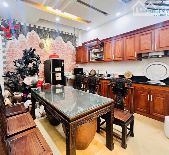 Bán nhà PHÚ XÁ, Phú Thượng. Khu phân lô, oto tránh dừng đỗ, vỉa hè 2m. An sinh đỉnh.