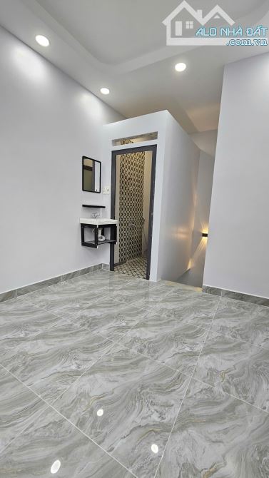 SÁT MẶT TIỀN HOÀNG DIỆU VIP Q4 ĐÚC 3 TẤM CÓ HƠN 2 TÊ - 3