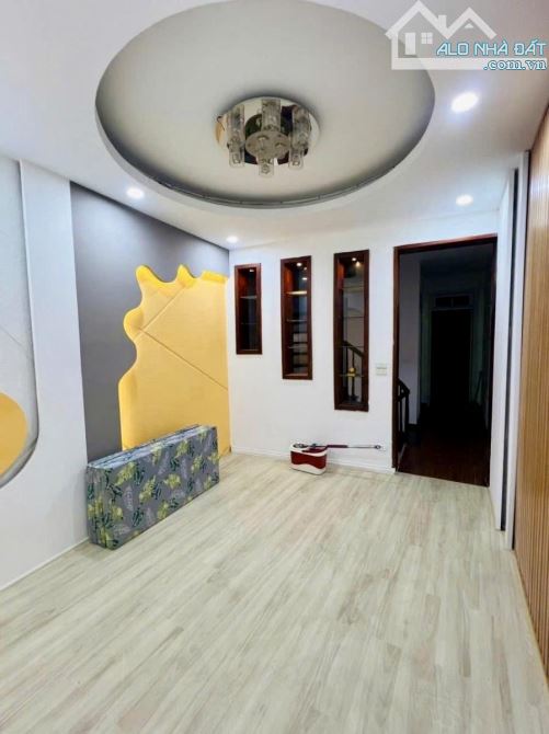 12.X TỶ - TRẦN DUY HƯNG, CẦU GIẤY - 52M2 - CÁCH Ô TÔ 30M - NGÕ THÔNG - SỔ NỞ HẬU. - 3