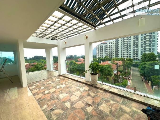 HIẾM - NHÀ ĐẸP XUÂN DIỆU - 32M2 - 6 TẦNG - VF3 ĐỖ CỬA - SÁT HỒ TÂY - CHỈ HƠN 8 TỶ