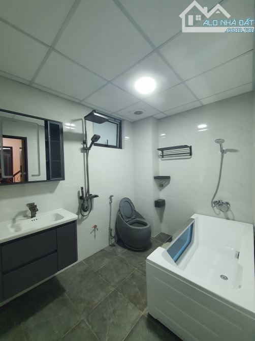 TÔI CẦN BÁN NHÀ, PHÂN LÔ, 5 TẦNG, THANG MÁY, 2 MẶT THOÁNG, Ô TÔ ĐỖ CỬA, GẦN CHỢ HÀ ĐÔNG