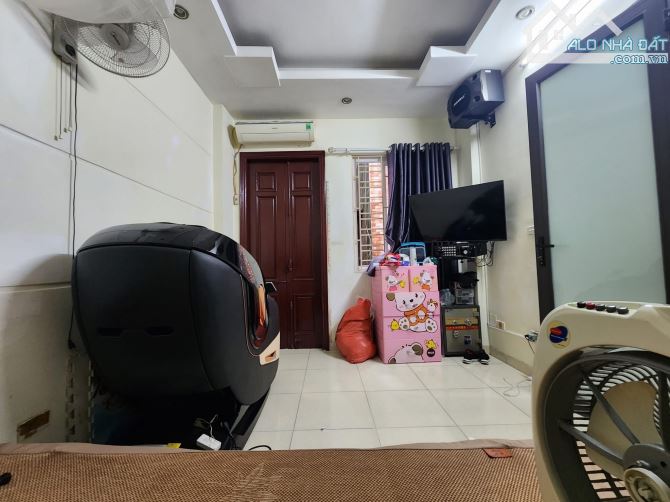 Bán Mặt phố Hàng Buồm giá 16,9 Tỷ, 35m x2 Tầng. Kinh doanh tốt