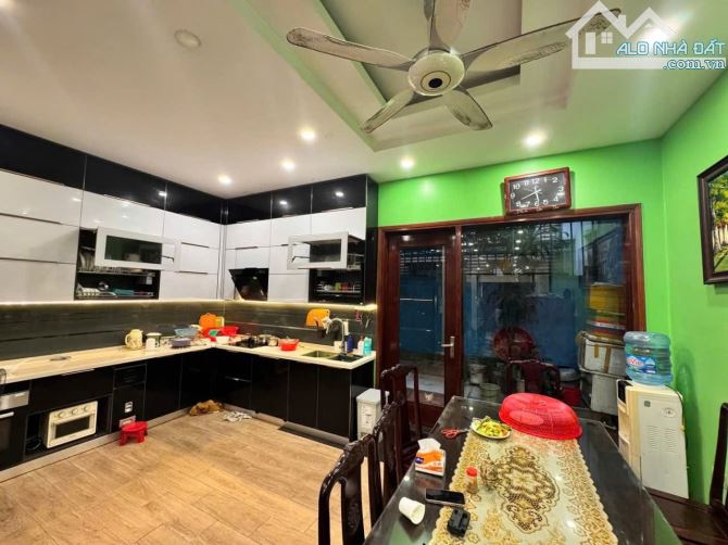 Bán nhà phân lô Nghĩa đô - hoàng quốc việt, Hơn 25 tỷ, 65m, mặt tiền 6m, ô tô tránh