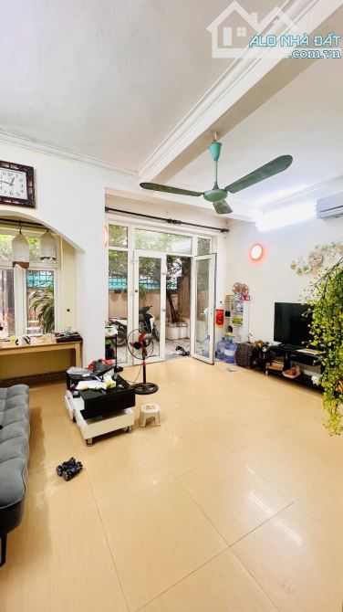 Giá đầu tư tốt - 165tr/m nhà cũ Ngõ Quỳnh, Thanh Nhàn MT 6.7m nở hậu, gần ô tô, không QH