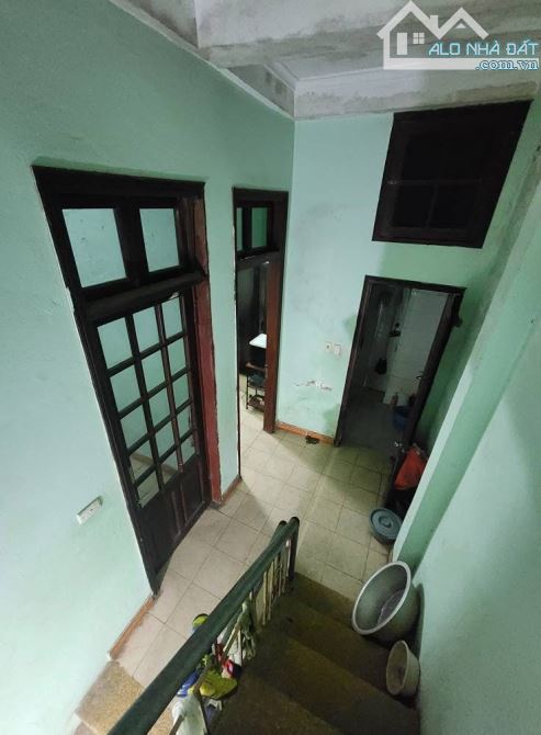 Bán nhà phố Phan Bội Châu - Hoàn Kiếm giá 18 Tỷ. DTSD 95m2. Mặt tiền 11,9m. Cách phố 10m