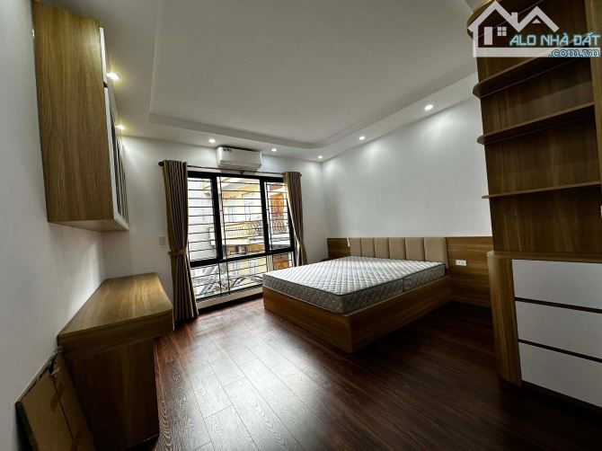 NHÀ ĐẸP TRIỀU KHÚC – 35M², 5 TẦNG – NGÕ THÔNG – GẦN HỌC VIỆN KỸ THUẬT MẬT MÃ