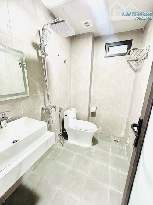 Bán nhà Trần Khát Chân - nhà xây mới, lô góc - 15m ra phố.