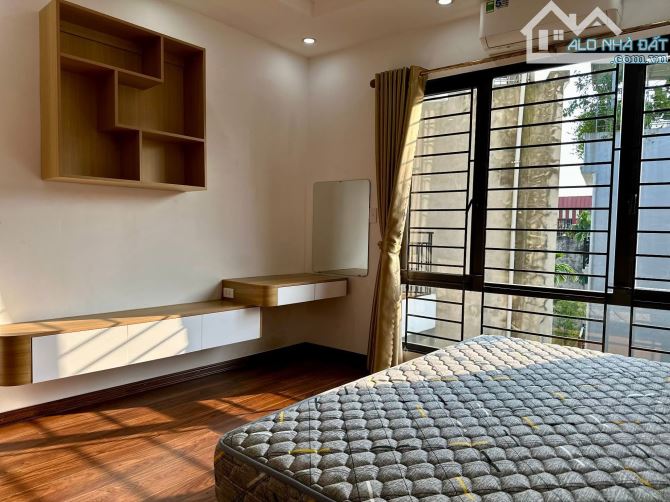 NHÀ ĐẸP TRIỀU KHÚC – 35M², 5 TẦNG – NGÕ THÔNG – GẦN HỌC VIỆN KỸ THUẬT MẬT MÃ