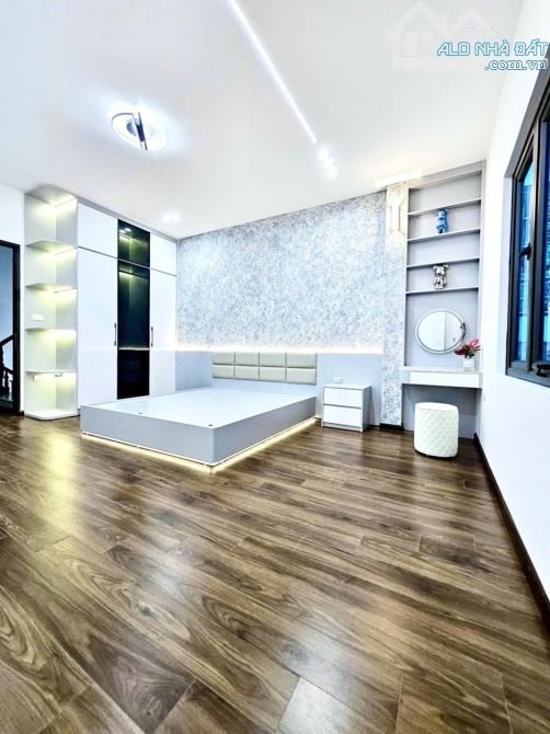 Bán nhà Phố Bùi Xương Trạch, Thanh Xuân, Ngõ ô tô Thông Kinh Doanh, ô tô đõ cửa, DT 35m, 6