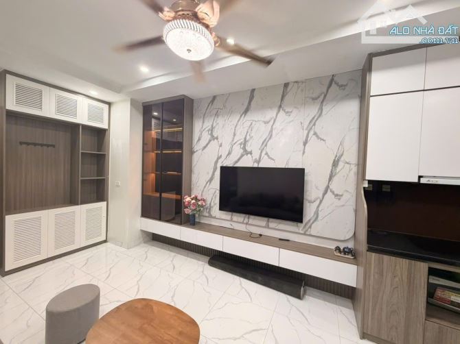 BÁN CHUNG CƯ NỘI THẤT SỊN – TÒA NO2, NGÕ 84 CHÙA LÁNG, ĐỐNG ĐA. 55M2 – 2PN .4,68 TỶ